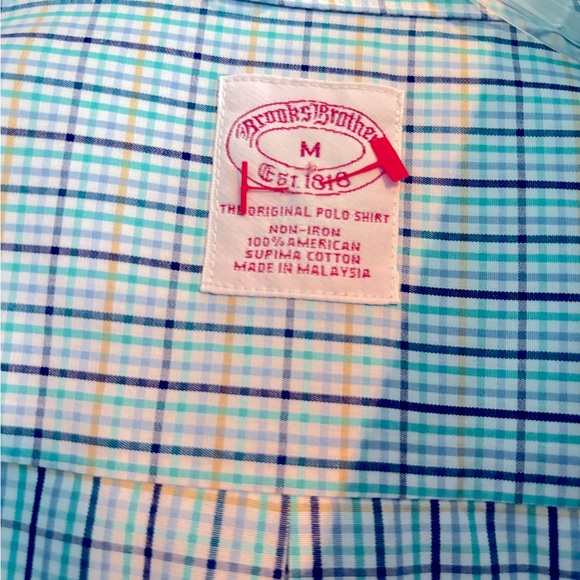 Brooks Brothers short sleeve non wrinkle shirt. Like new condition, plaid - Picture 6 of 7